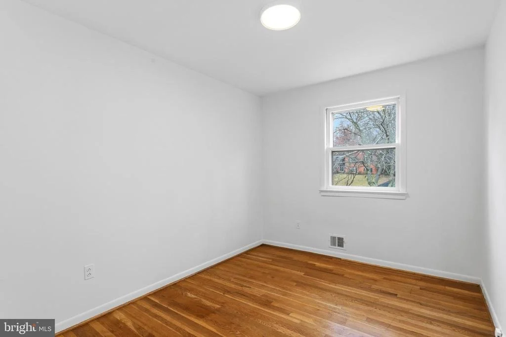 Photo of 11705 DEVILWOOD COURT