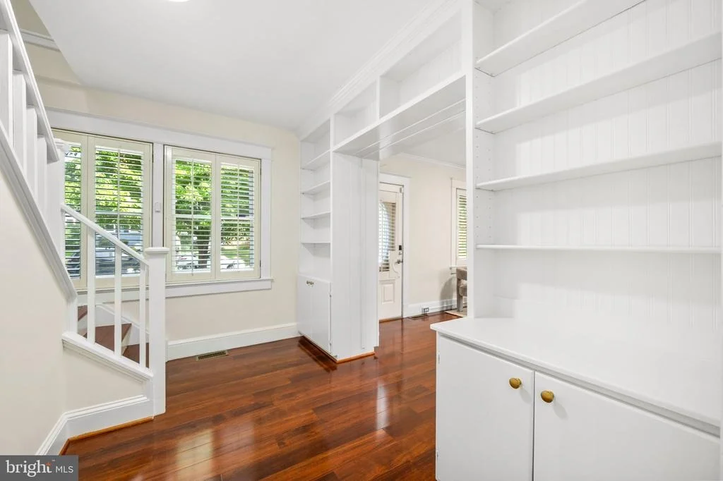 Photo of 406 LEIGHTON AVENUE
