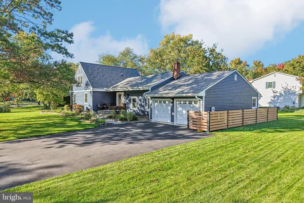 Photo of 2 BEECHCROFT DRIVE
