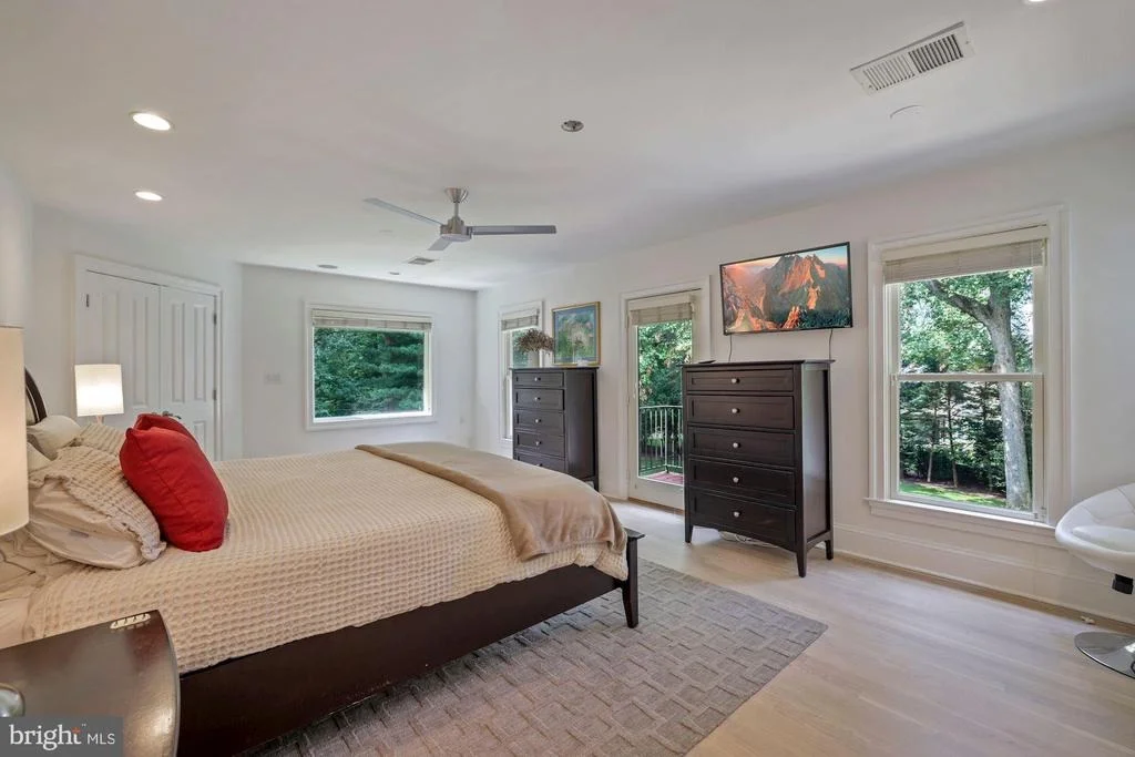 Photo of 1332 WINDY HILL