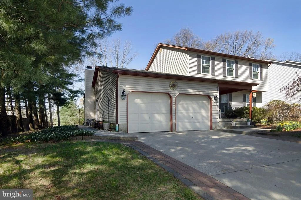 Photo of 18 ABERDEEN DRIVE
