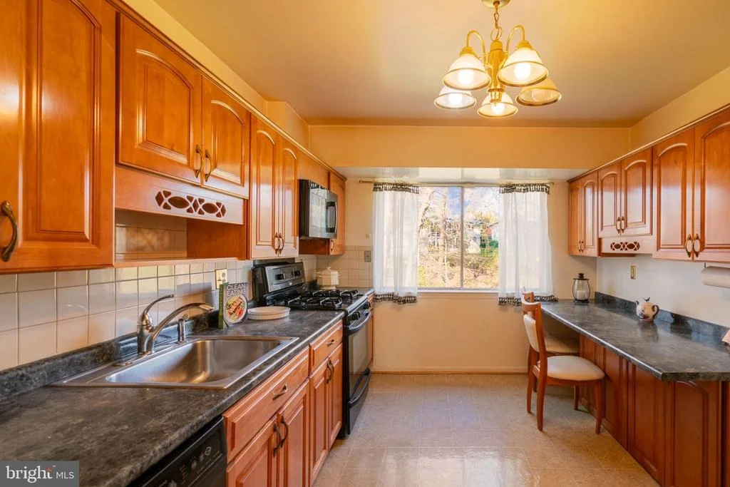 Photo of 4709 IRIS PLACE