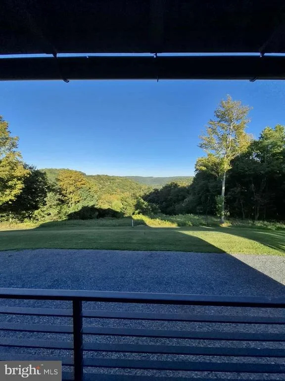 Photo of 415 NAZELROD ROAD