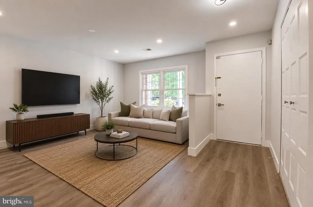 Photo of 413 HARDING COURT