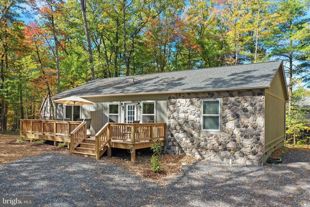 Photo of 598 CRAB APPLE ROAD