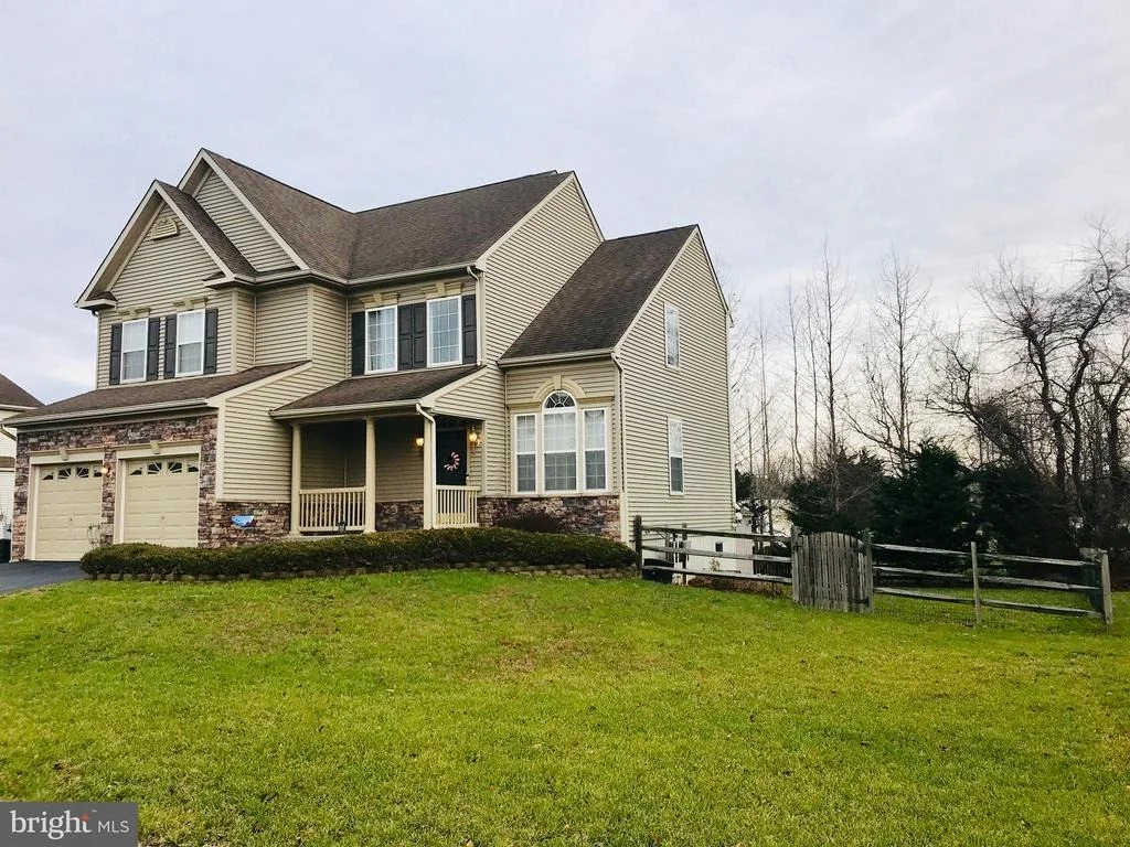 Photo of 435 TOPAZ CIRCLE