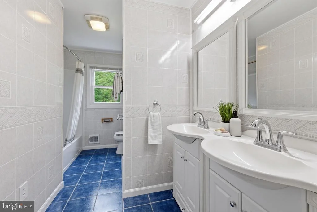 Photo of 7338 STUART CIRCLE