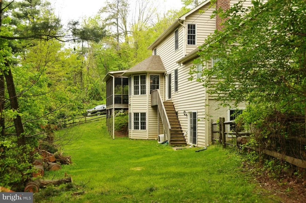Photo of 5128 SHOOKSTOWN ROAD