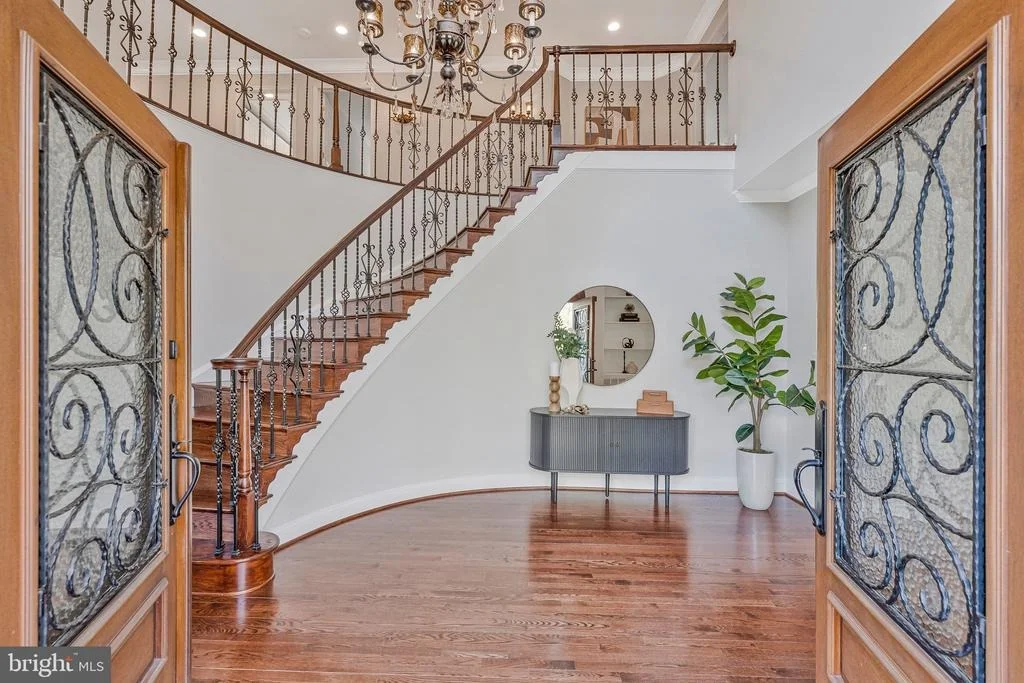 Photo of 8611 BROOK ROAD
