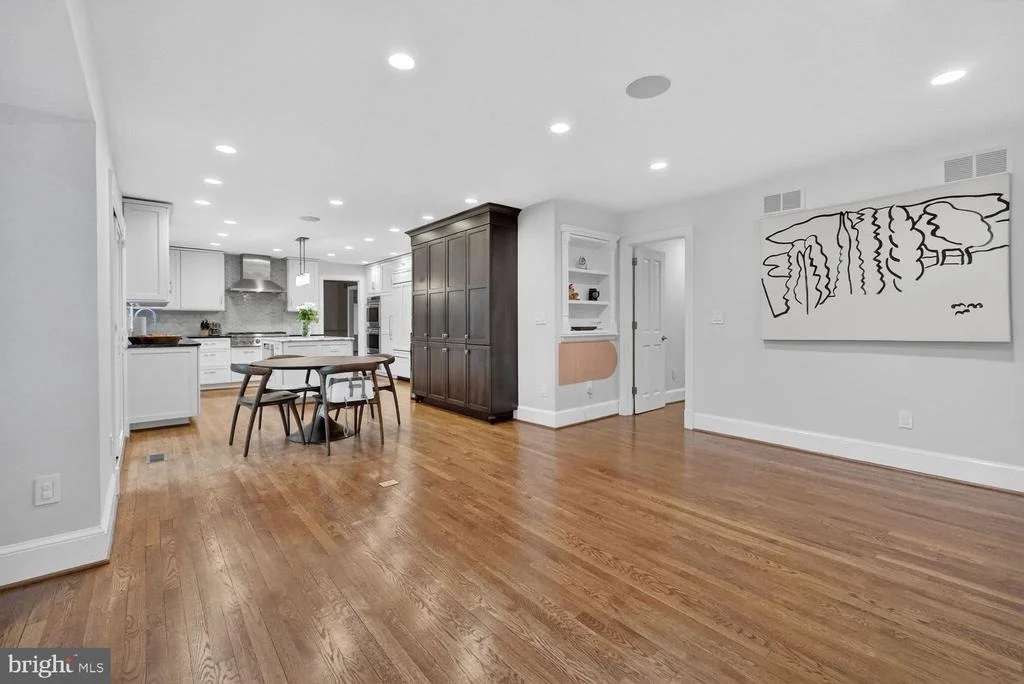 Photo of 1205 SUFFIELD DRIVE