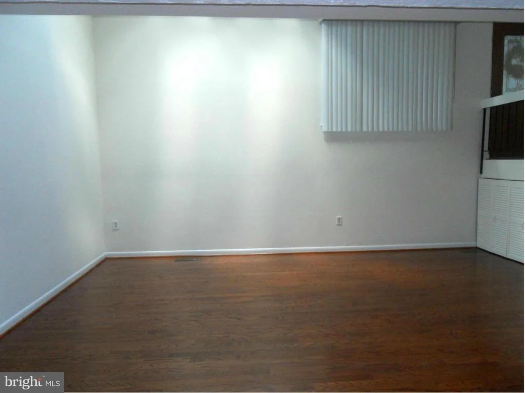 Photo of 18924 LINDENHOUSE ROAD