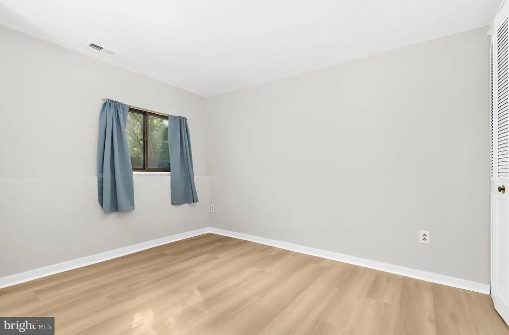 Photo of 6368 BAREFOOT BOY
