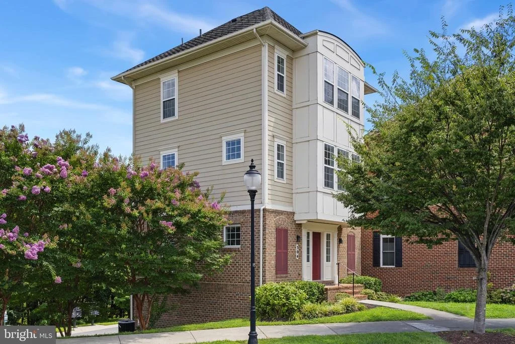 Photo of 304 PARKVIEW AVENUE