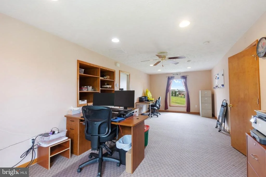Photo of 2380 MOREAU DRIVE
