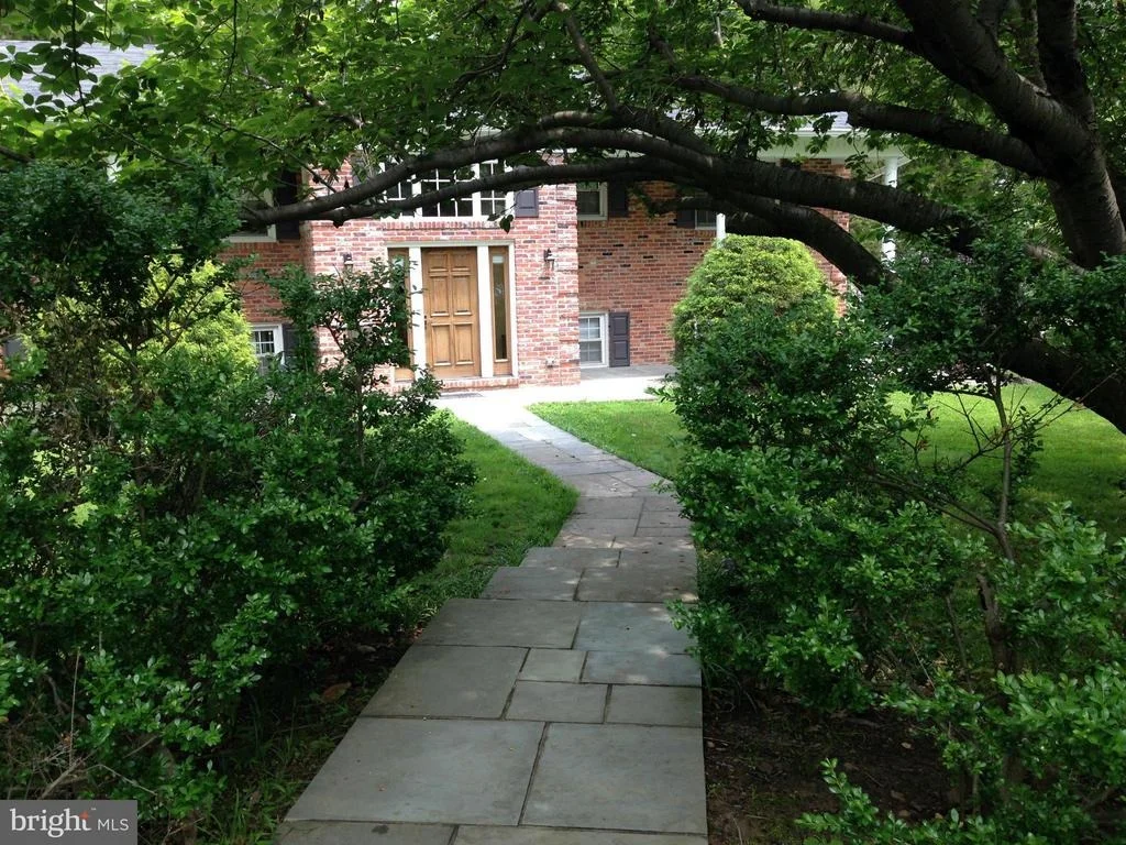 Photo of 901 ANNMORE DRIVE
