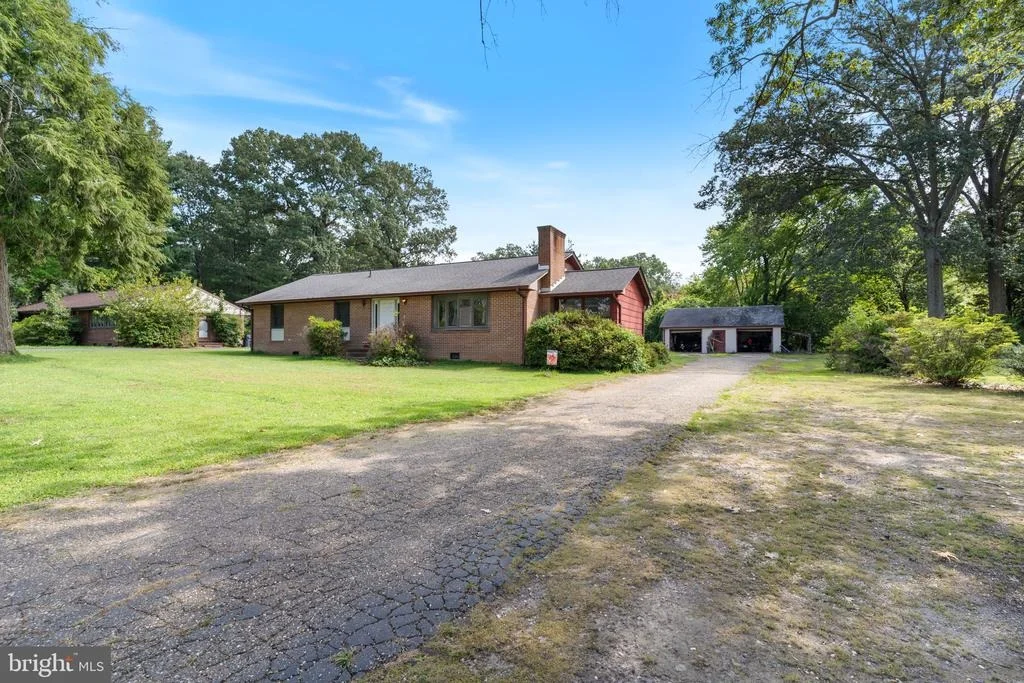 Photo of 5405 DUCLOS LANE