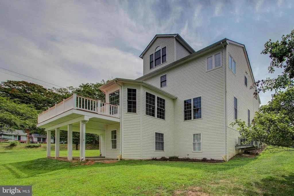 Photo of 301 NOVA COURT