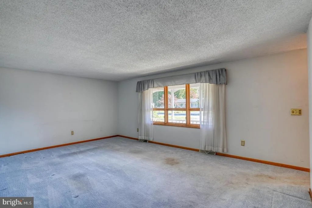 Photo of 54 MEADOW GLEN DRIVE