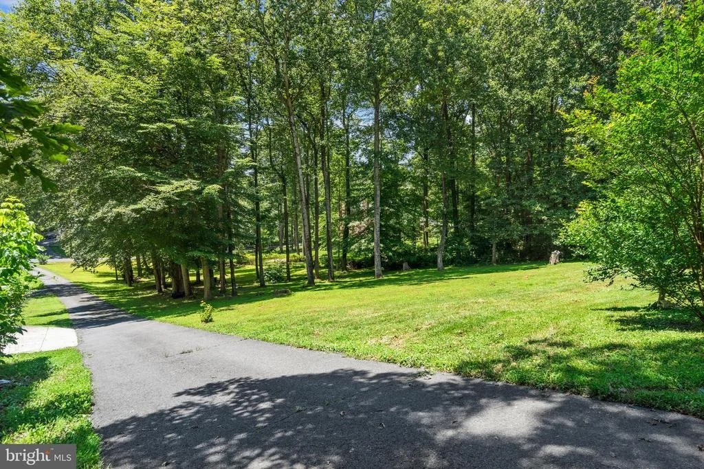 Photo of 10418 ADEL ROAD