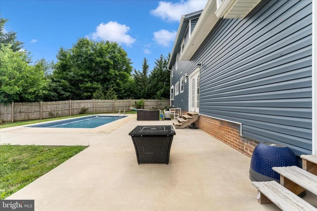 Photo of 301 LANAFIELD DRIVE