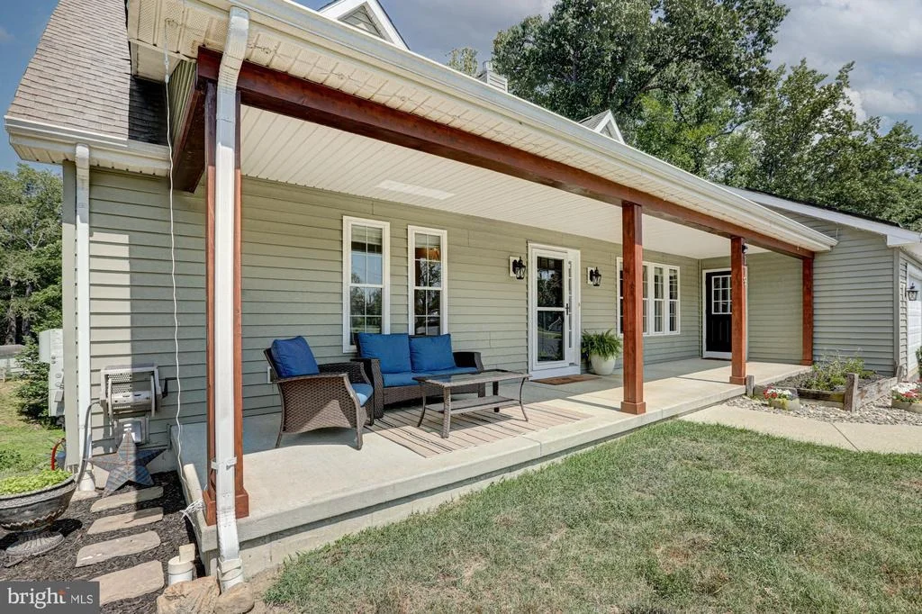 Photo of 119 N MEADOW DRIVE