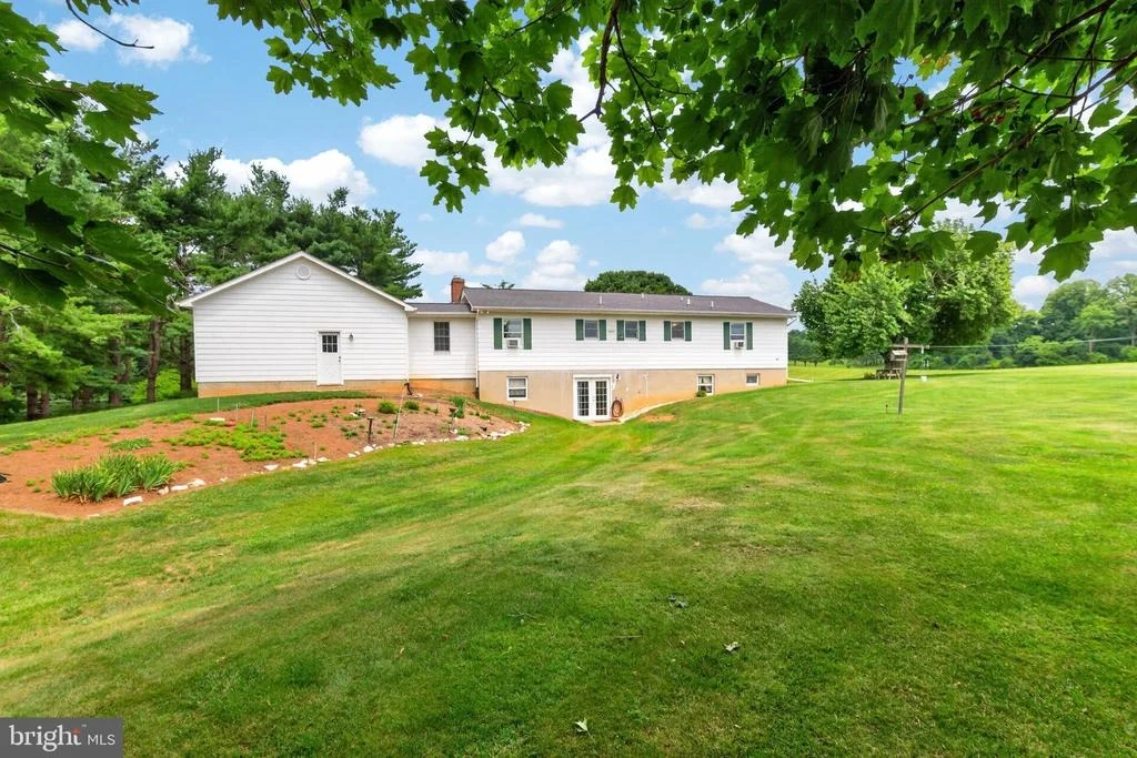 Photo of 13835 HOWARD ROAD