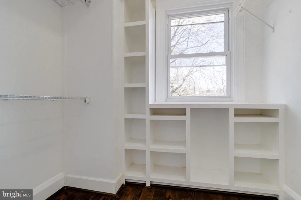 Photo of 605 WALNUT AVENUE