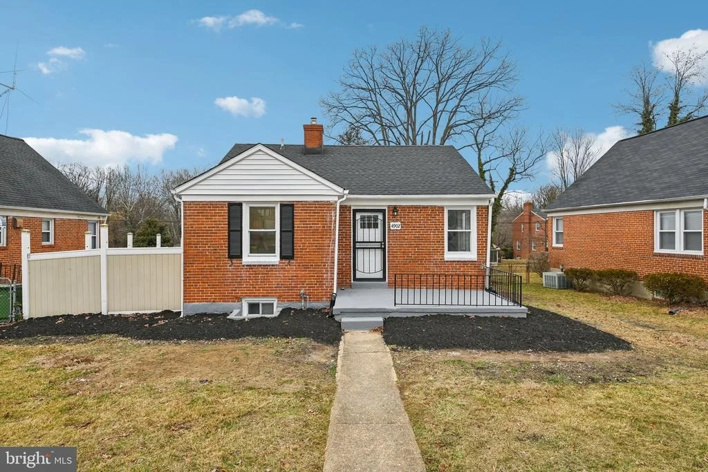 Photo of 4902 GILRAY DRIVE