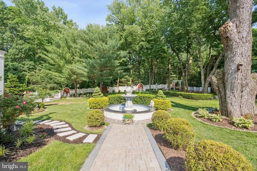 Photo of 423 SENECA ROAD