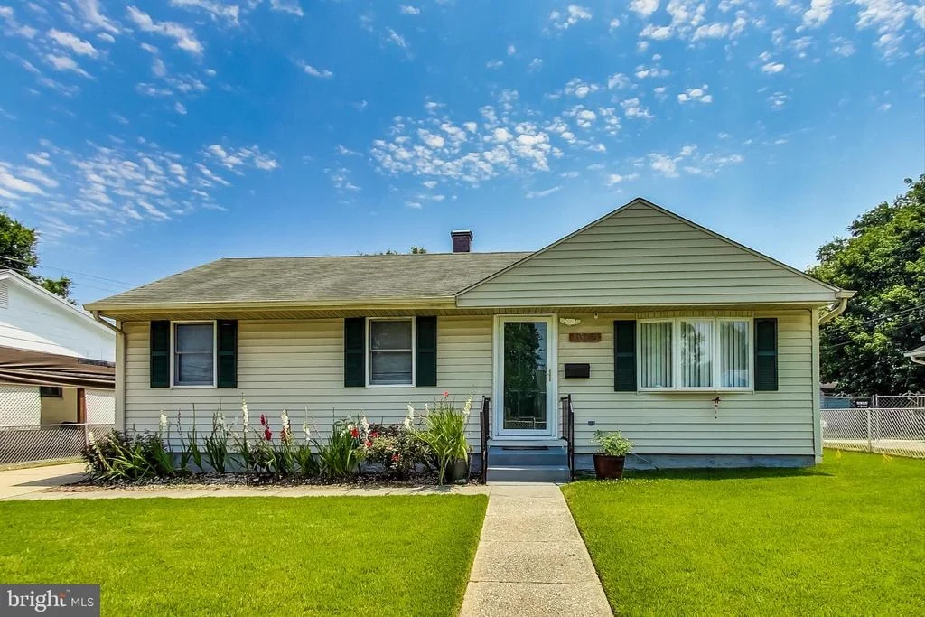 Photo of 1004 5TH STREET