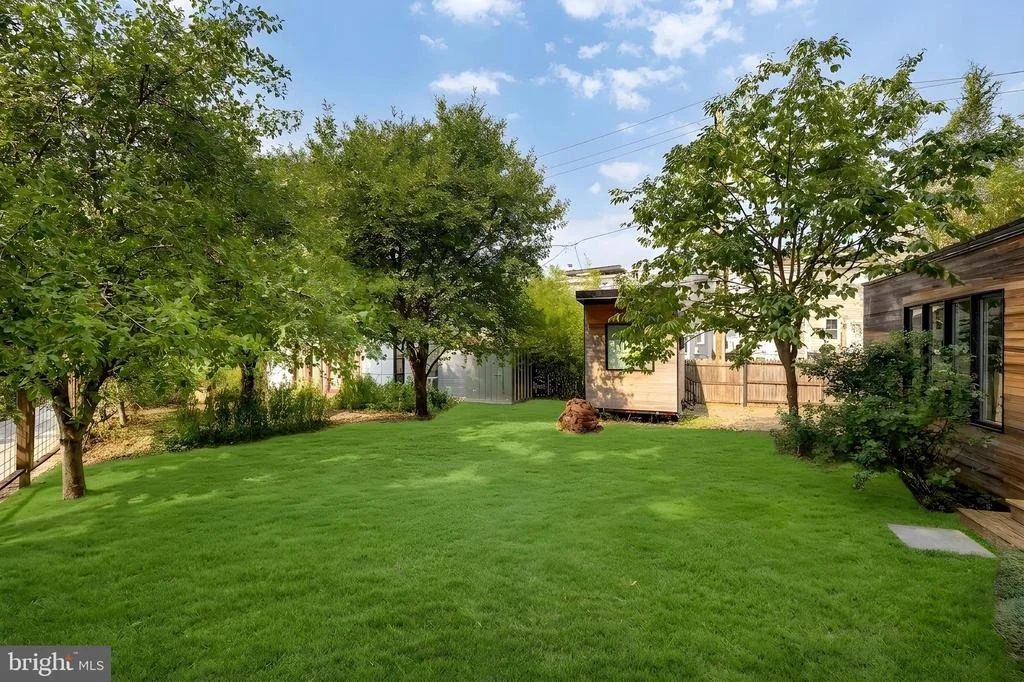 Photo of 21 EVARTS STREET NE