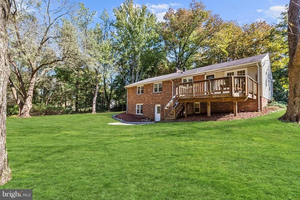 Photo of 18112 MUNCASTER ROAD