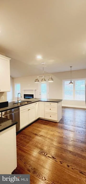 Photo of 7946 ROGUES ROAD
