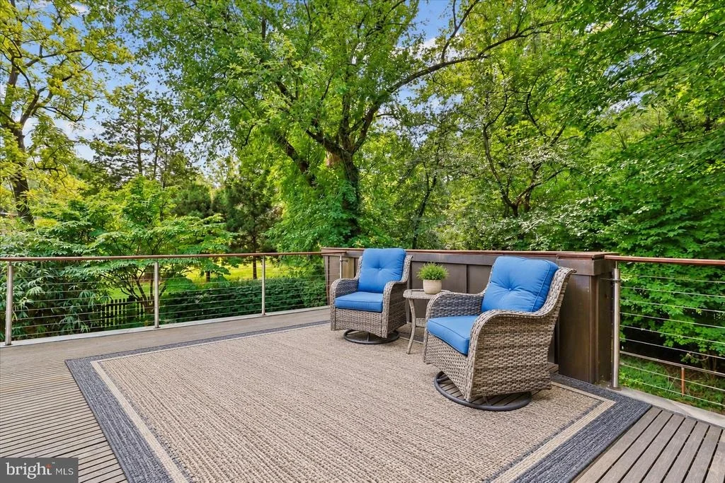 Photo of 1212 WOODSIDE PARKWAY