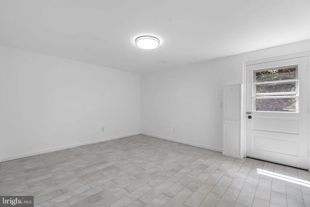 Photo of 18015 MUNCASTER ROAD