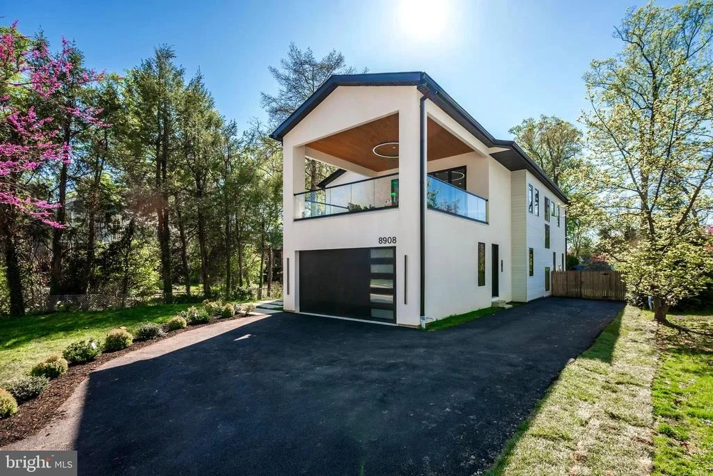 Photo of 8908 MOHAWK LANE