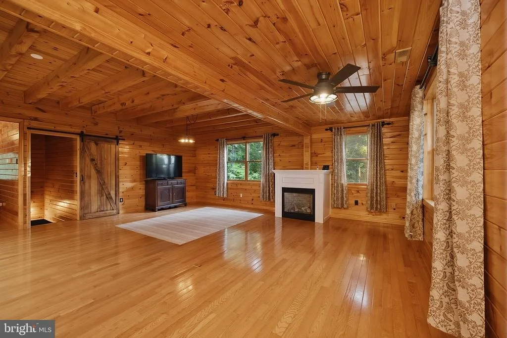 Photo of 253 GLEANINGS DRIVE