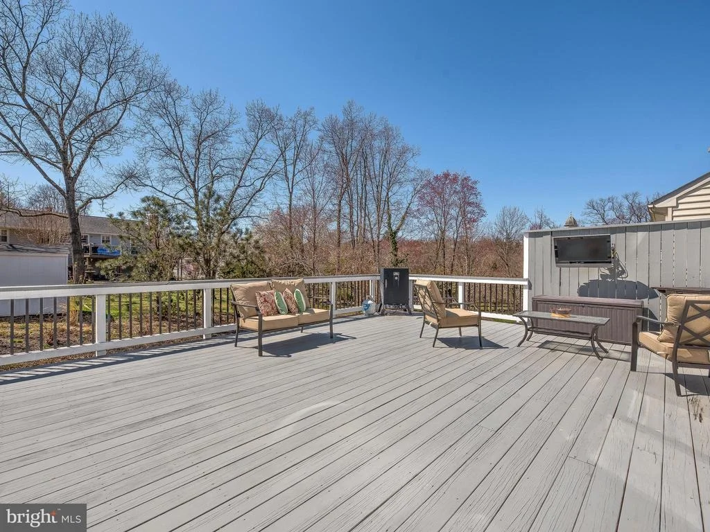 Photo of 6122 CLEMENTS LANE