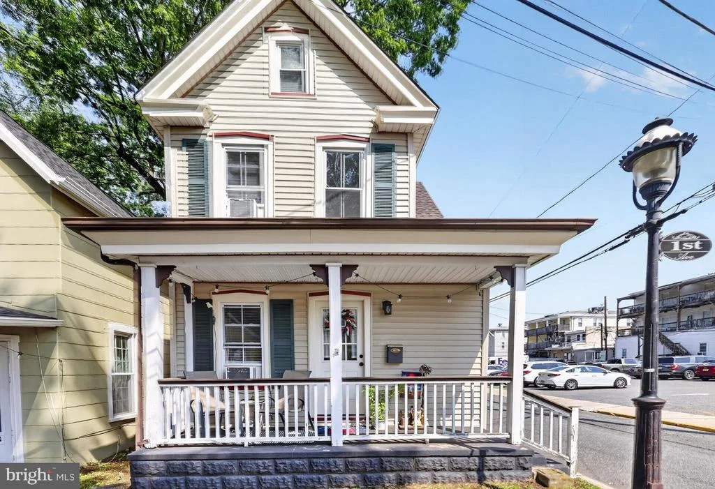 Photo of 102 1ST AVENUE