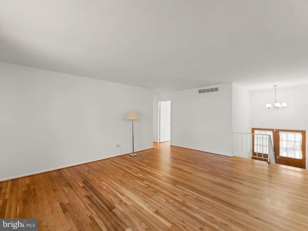 Photo of 5013 ELIOTS OAK ROAD