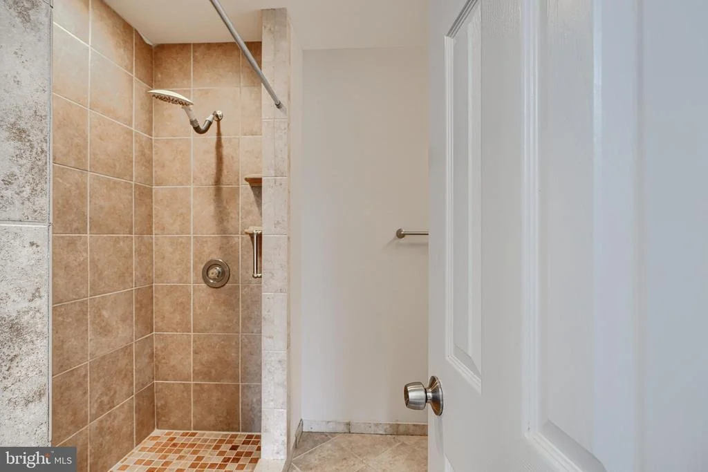 Photo of 10100 LEWIS DRIVE