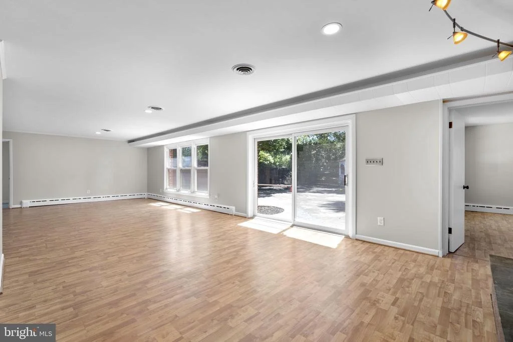 Photo of 18015 MUNCASTER ROAD