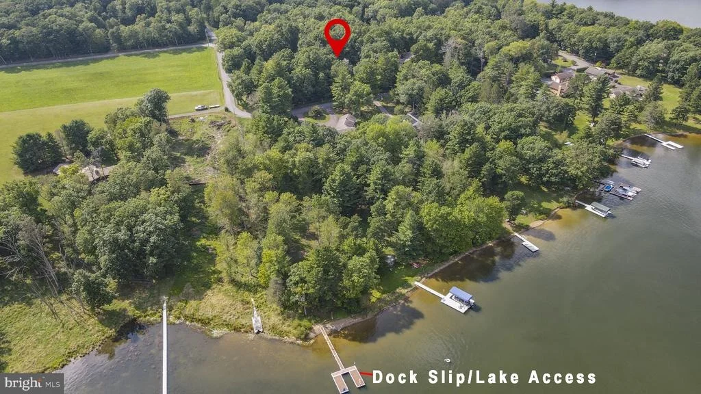 Photo of 925 PINE TREE POINT ROAD