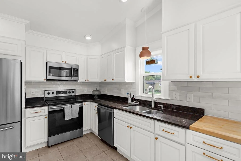Photo of 1300 GILBERT PLACE