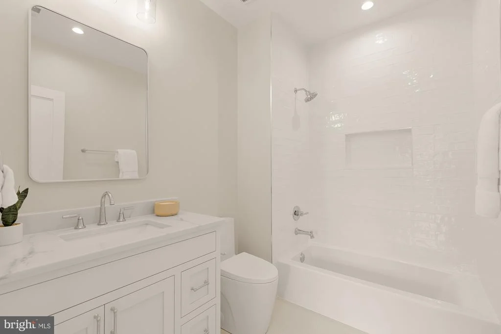 Photo of 9512 FOREST ROAD