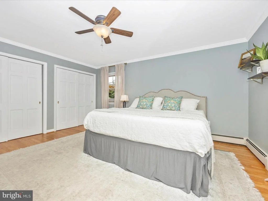 Photo of 201 CRESTVIEW COURT