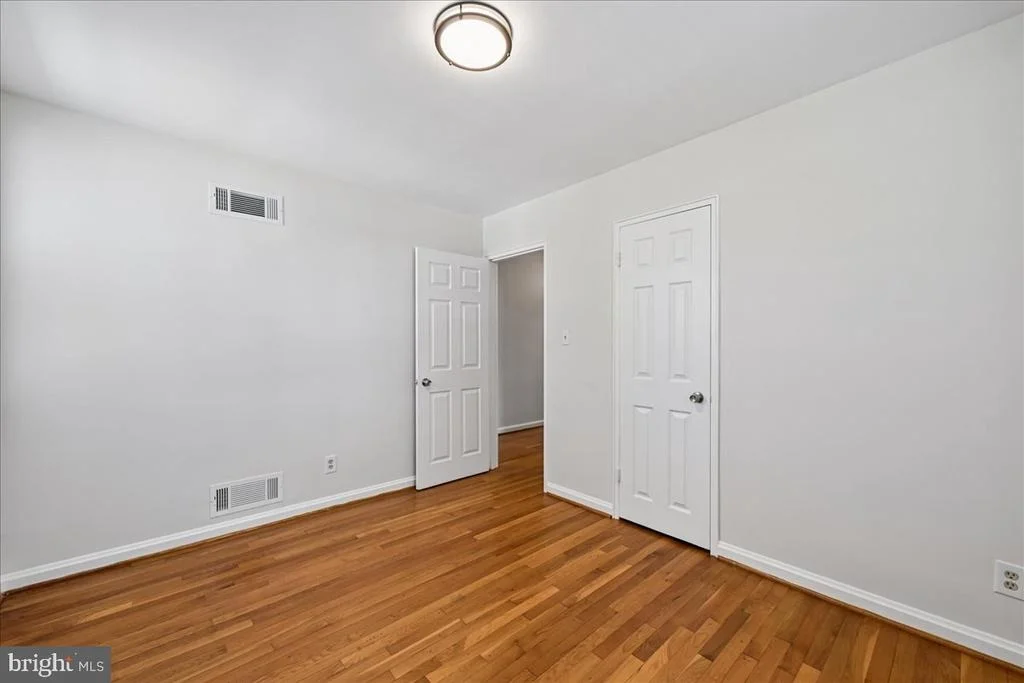 Photo of 2811 SCHOOL STREET
