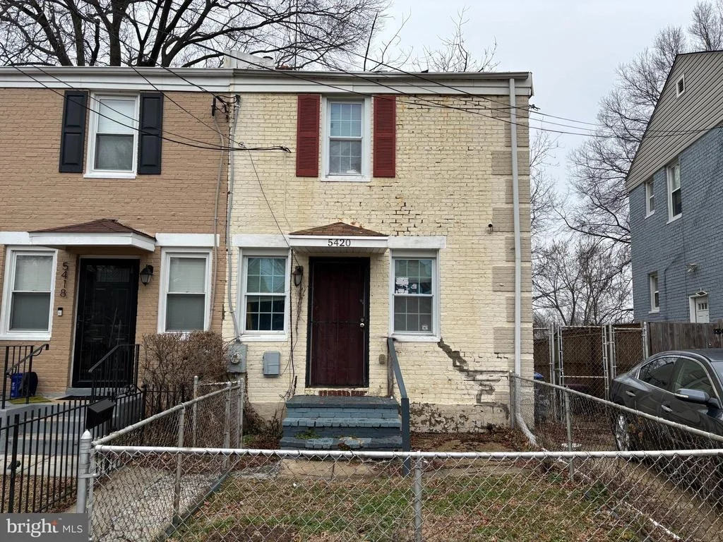 Photo of 5420 B STREET SE