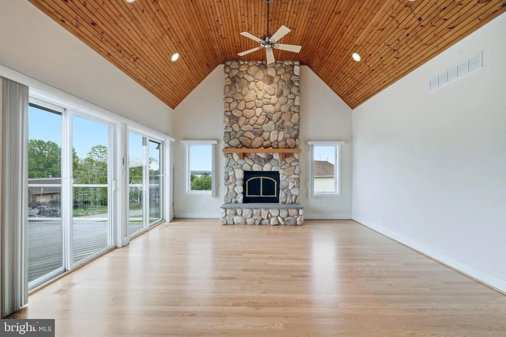 Photo of 160 CLIFFVIEW DRIVE