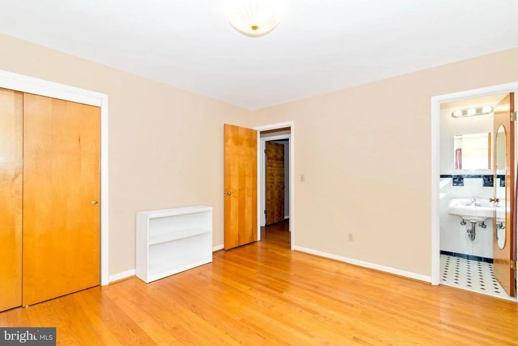 Photo of 5615 JEFFERSON BOULEVARD